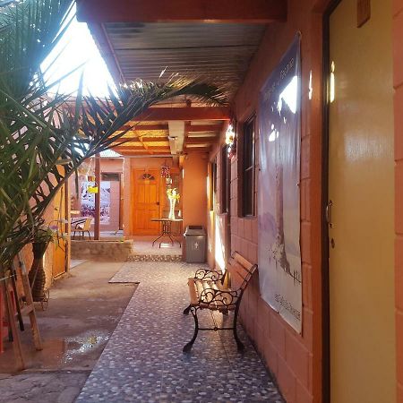 Hostal Tuyasto Сан Педро де Атакама Екстериор снимка